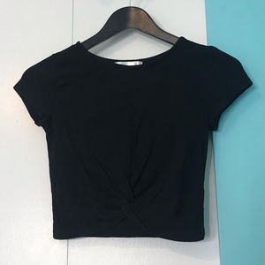2/$20 🎀 UO cropped top